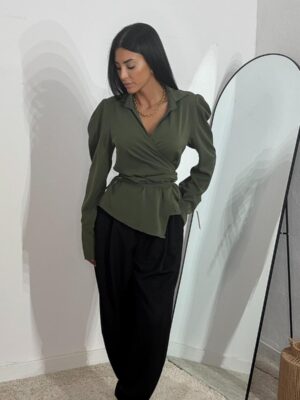 Blusa Satinada Nudo Lateral