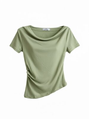 Camiseta Asimétrica Hombro Verde Militar Claro