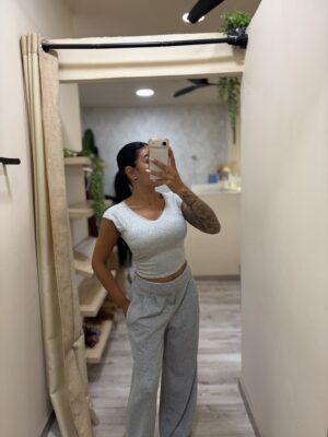 Camiseta Crop Relleno Gris