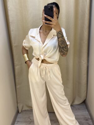 Conjunto Satinado Camisa Crop Crema Roto