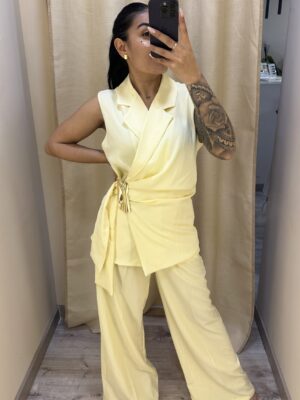 Traje Chaleco Detall Dorado Amarillo