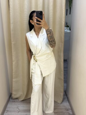Traje chaleco Detall Dorado blanco roto