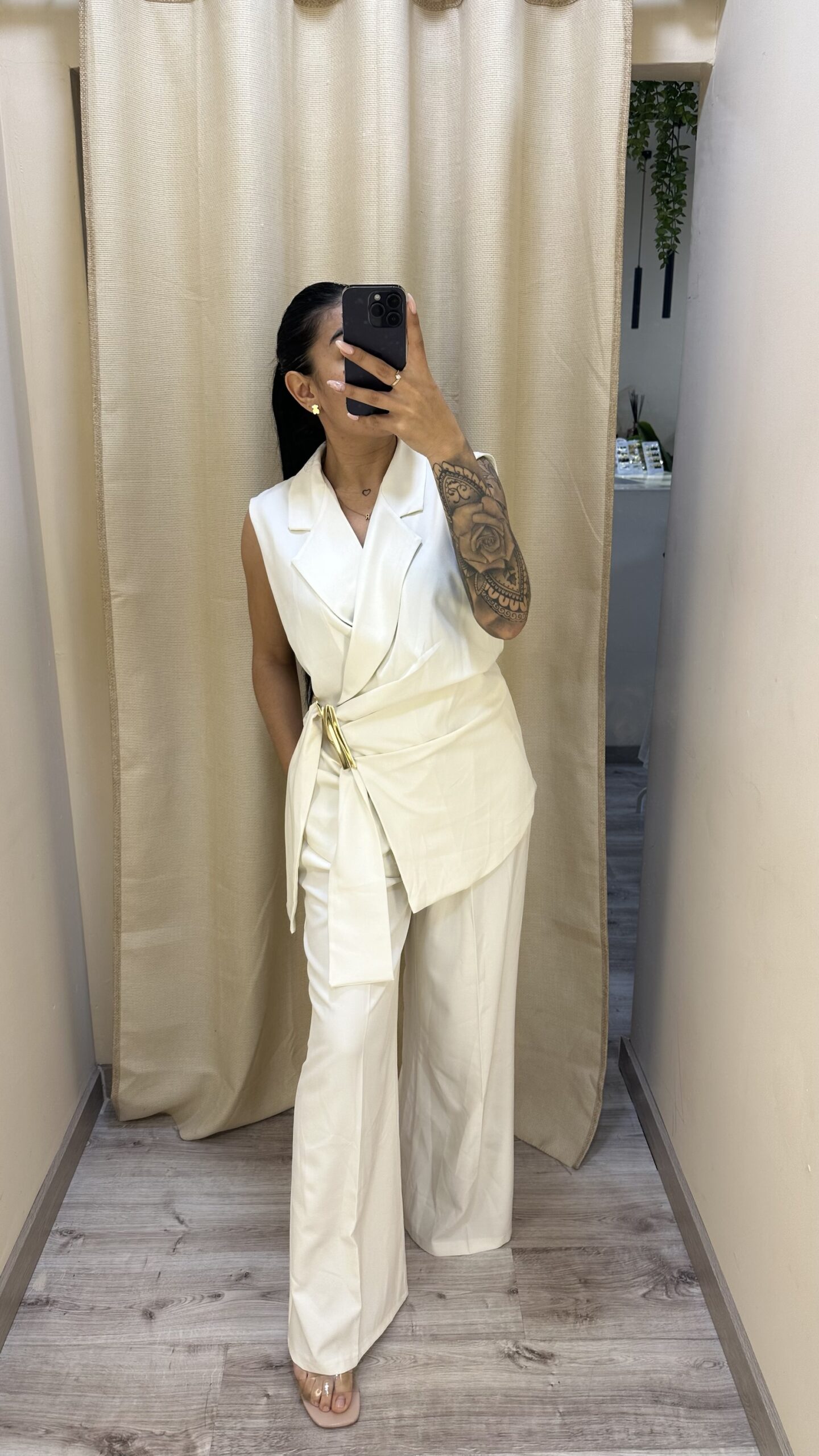 Traje chaleco Detall Dorado blanco roto