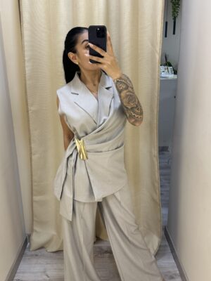 Traje Chaleco Detall Dorado Taupe