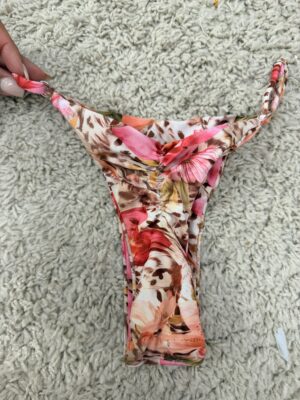 Alternative view of Bikini Rosas Print